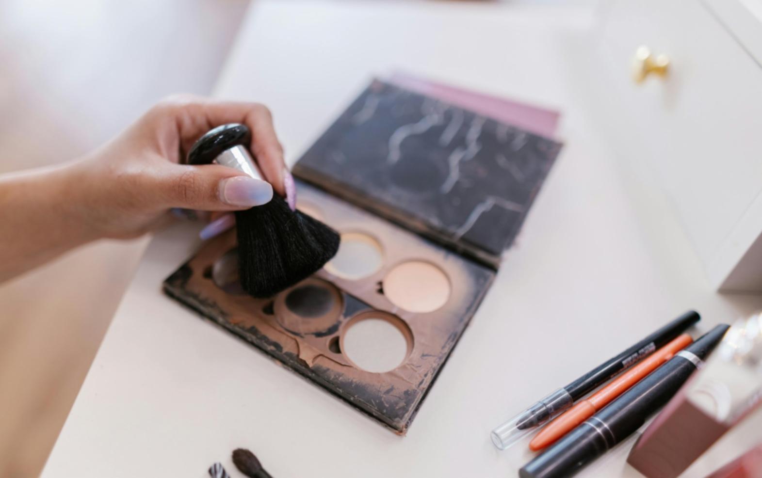 Professionelle Makeup-Beratung für verschiedene Hauttypen bei calorexinta