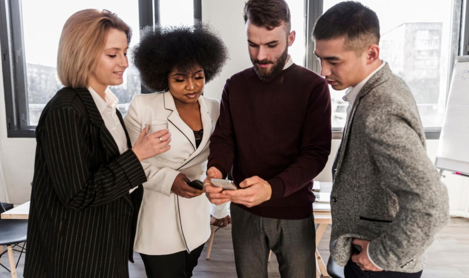 Beauty-Team bei der Arbeit mit verschiedenen Hauttypen